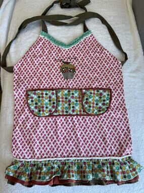 MUKitchen SWEET STUFF Kids Full Sized Cotton Apron with frills, pockets ,Tie
